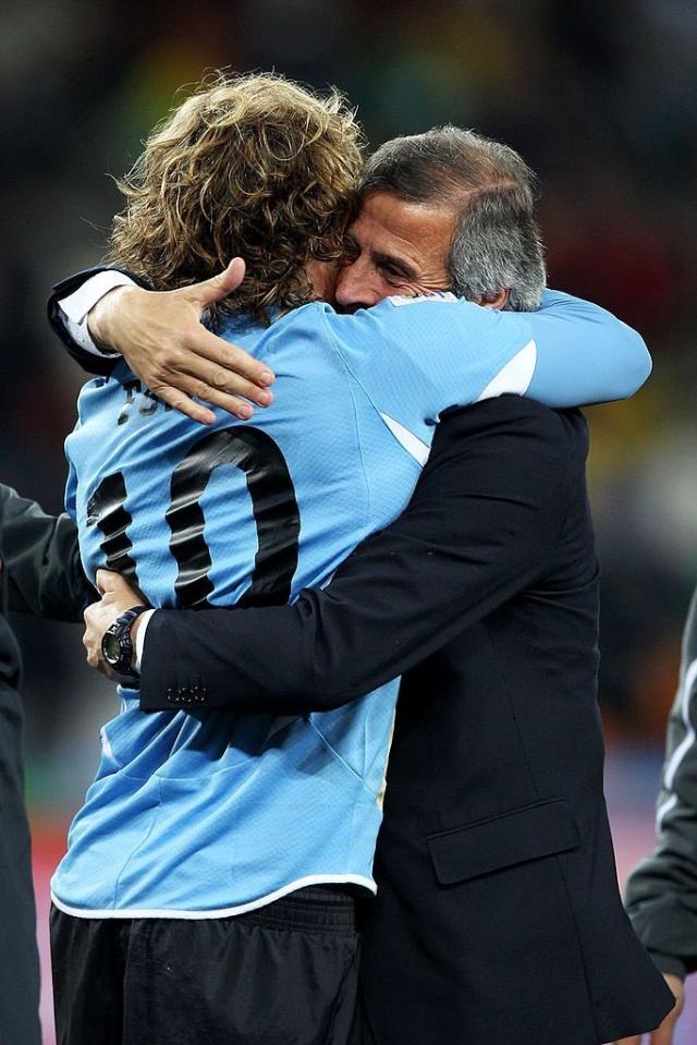 娱乐体验-塔瓦雷斯尊称大师 不只因培养出福兰苏牙卡瓦尼