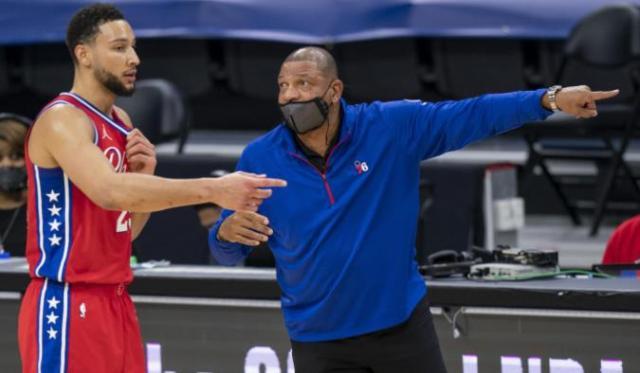 中国官网-舔狗里弗斯上线：西蒙斯能助我们争冠 他防守很好